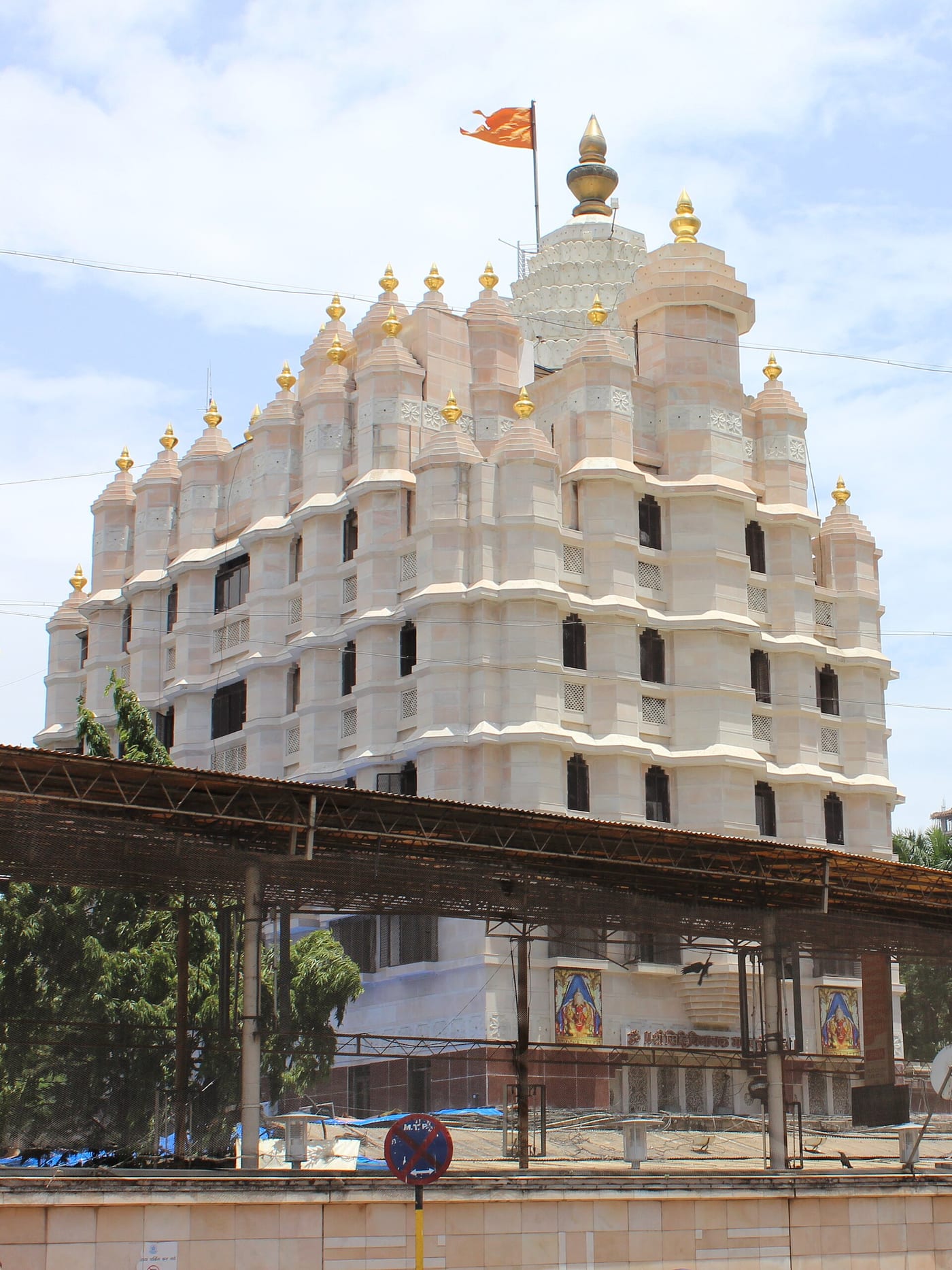 Shree Siddhivinayak Temple, Prabhadevi (Mumbai)